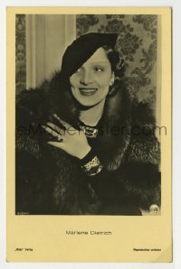 3h035 MARLENE DIETRICH 8304/1 German Ross postcard 1930s great smiling close up wearing fur coat!