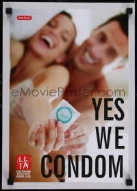 3k541 YES WE CONDOM 12x17 Italian special poster 2000s AIDS/HIV, happy smiling couple!