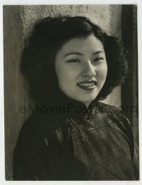 3m347 DORIS CHAN 5.5x7.25 still 1944 smiling portrait of the pretty Asian actress by Sigurdson!
