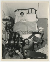 3m352 DOUBLE DYNAMITE candid 8.25x10 still 1949 Jane Russell being filmed in bed by Ernest Bachrach!