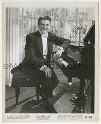3m671 MERRY MIRTHQUAKES 8.25x10 still 1953 great portrait of Liberace smiling by his piano!