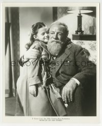 3m674 MIRACLE ON 34th STREET 8.25x10 still 1947 c/u of Edmund Gween hugging young Natalie Wood!