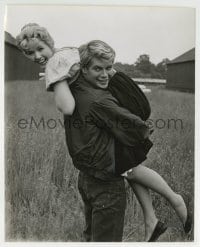 3m755 PARRISH candid 7.5x9.5 still 1961 Troy Donahue carrying Connie Stevens over his shoulder!