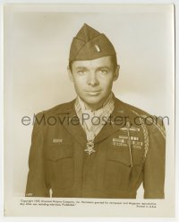 3m917 TO HELL & BACK 8.25x10 still 1955 best c/u of Audie Murphy, America's most decorated hero!