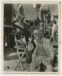 3m948 UNFORGIVEN candid 8.25x10.25 still 1960 great c/u of director John Huston on set with gun!