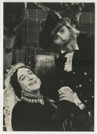 3m456 GREAT MCGONAGALL English 7x10 still 1975 c/u of Peter Sellers in drag with Spike Milligan!