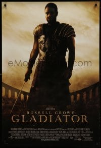 3w331 GLADIATOR DS 1sh 2000 Ridley Scott, cool image of Russell Crowe in the Coliseum!