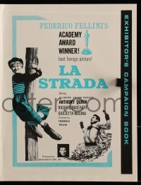 3x732 LA STRADA pressbook R1960s Federico Fellini, Anthony Quinn, Giulietta Masina climbing pole!