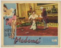 3z696 MADAME SANS GENE LC #5 R1963 man helps Sophia Loren, who isn't wearing any shoes!