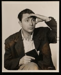 4a896 CAIRO 2 8x10 stills 1942 W.S. Van Dyke, both great images of Robert Young!