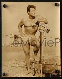 4a978 STEVE REEVES 2 7.25x9.25 stills 1960 barechested on the beach for Hercules Unchained!