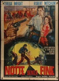 4b395 PURSUED Italian 1p R1962 completely different art of Robert Mitchum protecting Teresa Wright!