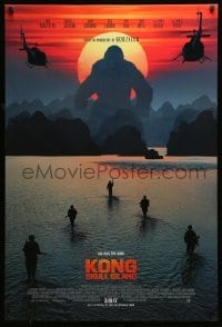 4c701 KONG: SKULL ISLAND int'l advance DS 1sh 2017 Jackson, Hiddleston, huge ape and soldiers!