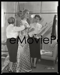 4d063 BLACK SHIELD OF FALWORTH group of 2 8x10 master negatives 1954 Curtis, Janet Leigh, candids!