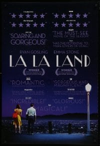 4g506 LA LA LAND DS 1sh 2016 Ryan Gosling & Emma Stone looking over city, reviews style!
