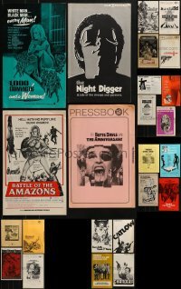 4m198 LOT OF 24 UNCUT PRESSBOOKS 1970s advertising for a variety of different movies!