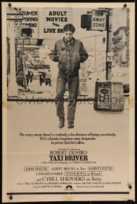 4s178 TAXI DRIVER int'l 1sh 1976 classic c/u of Robert De Niro walking, Scorsese!