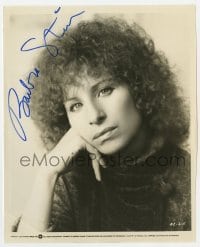 4t406 BARBRA STREISAND signed 8x10 still 1979 head & shoulders portrait from The Main Event!