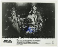 4t533 KATHLEEN TURNER signed 8x10 still 1986 wearing crown by microphone in Peggy Sue Got Married!