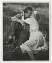 4x471 I CONFESS 8.25x10 still 1953 Alfred Hitchcock, c/u of Montgomery Clift kissing Anne Baxter!