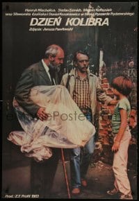 4y756 DZIEN KOLIBRA Polish 26x39 1984 Ryszard Rydzewski, cool image of top cast in alley!