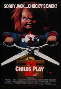 4z224 CHILD'S PLAY 2 DS 1sh 1990 great image of Chucky cutting jack-in-the-box with scissors!