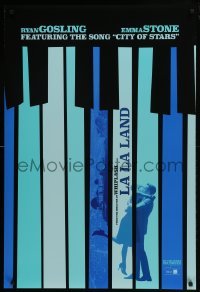 4z526 LA LA LAND teaser DS 1sh 2016 Ryan Gosling, Emma Stone in piano keys, City of Stars!