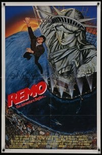 4z728 REMO WILLIAMS THE ADVENTURE BEGINS 1sh 1985 Fred Ward clings to the Statue of Liberty!