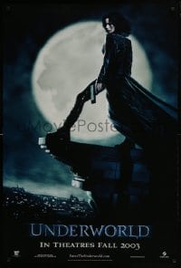 4z938 UNDERWORLD teaser DS 1sh 2003 great full-length image of Kate Bekinsale w/moon & gun!