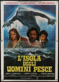 5a437 SOMETHING WAITS IN THE DARK Italian 2p 1979 cool art of sea monster looming over top stars!