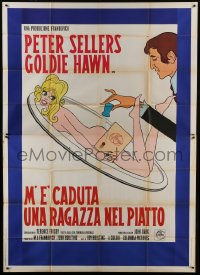 5a450 THERE'S A GIRL IN MY SOUP Italian 2p 1971 best different art of naked Goldie Hawn on platter!