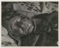 5c008 HAXAN Danish 9.25x11.75 still R1940 The Witches, image of dead person covered in coins!