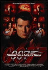5g953 TOMORROW NEVER DIES DS 1sh 1997 different image of Brosnan as James Bond!
