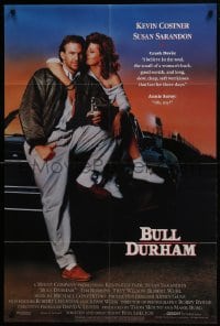 5k142 BULL DURHAM int'l 1sh 1988 great image of baseball player Kevin Costner & sexy Susan Sarandon