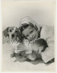 5m910 MARGARET O'BRIEN deluxe 10x13 still 1942 adorable portrait with her puppy riding on her sled!