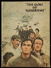 5m666 GUNS OF NAVARONE souvenir program book 1961 Gregory Peck, David Niven, Quinn, Terpning art!