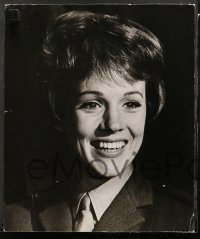 5m753 JULIE ANDREWS 12 English 10.25x12 news photos 1960s candid images of the top musical actress!