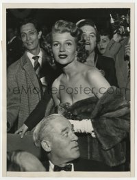 5x761 RITA HAYWORTH 7x9.25 news photo 1953 lovely as ever at the world premiere of Salome!