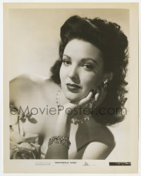 5x931 UNFAITHFULLY YOURS 8x10.25 still 1948 sexy head & shoulders portrait of Linda Darnell!