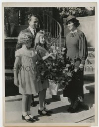 5x316 FRANK LLOYD 7x9 news photo 1935 his daughters present flowers to Rose Tournament Queen!
