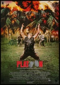 6p114 PLATOON German 1986 Oliver Stone, Vietnam War, Willem Dafoe being shot by Viet Cong!