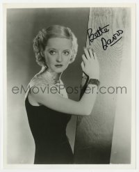 6s695 BETTE DAVIS signed 8x10.25 REPRO still 1980s super young portrait of the Hollywood legend!