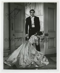 6s773 GERALDINE FITZGERALD signed 8x10 REPRO still 1980s with Laurence Olivier in Wuthering Heights!