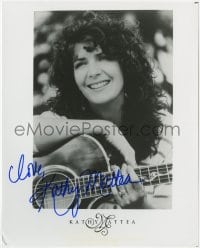 6s640 KATHY MATTEA signed 8x10 publicity still 1990s great portrait of the country music singer!