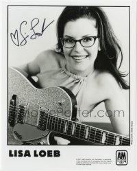 6s644 LISA LOEB signed 8x10 music publicity still 2001 portrait of the sexy singer by Strazis!