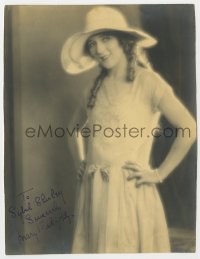 6s434 MARY PICKFORD signed deluxe 6.5x8.5 still 1920s great smiling c/u wearing sun hat & dress!