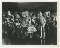 6s920 RAY BOLGER signed 8x10 REPRO still 1980s with Judy Garland & co-stars in The Wizard of Oz!