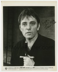 6s509 RICHARD BURTON signed 8x10.25 still 1964 in the title role playing Shakespeare's Hamlet!
