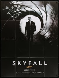 6t952 SKYFALL teaser French 1p 2012 Daniel Craig as James Bond standing in gun barrel!