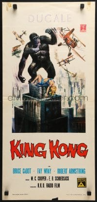 6y916 KING KONG Italian locandina R1973 different Casaro art of the giant ape with sexy Fay Wray!